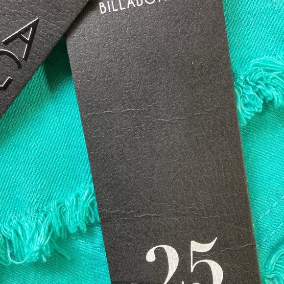 #148 Women's NWT Green Billabong Cut off Shorts, Size 25 - Picture 3 of 6